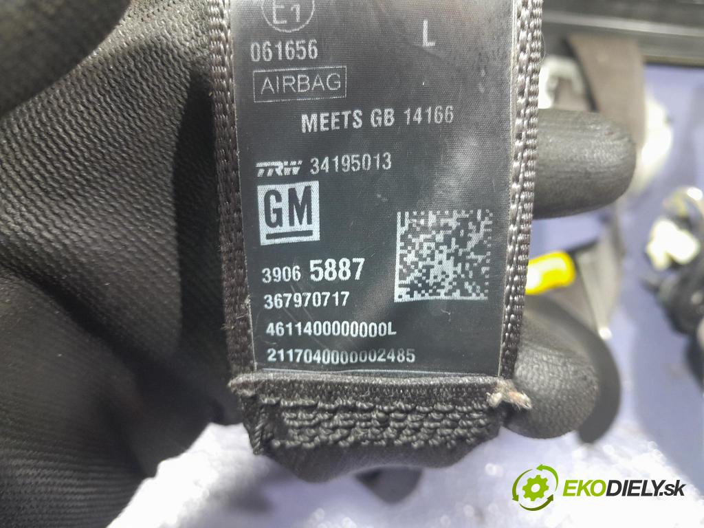 Opel Astra 2017 kokpit,pristrojová doska