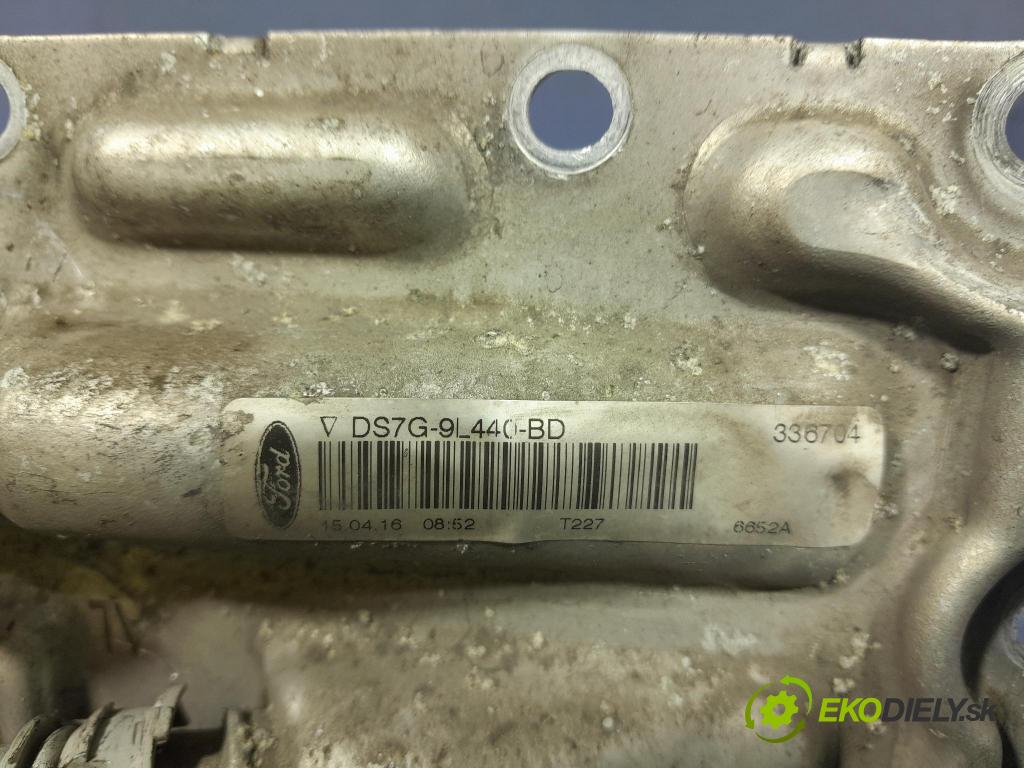 Ford Mondeo 2016 chladič Vzduch: DS7G-9L440-BD