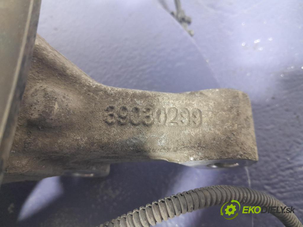 Opel Astra 2017 náboj ľavá 39030299