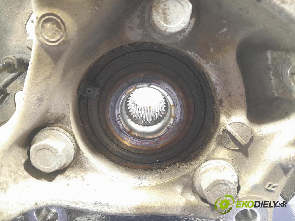 Opel Astra 2017 náboj Prava: 39030300