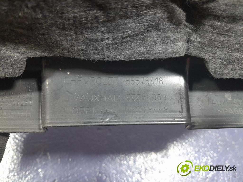 Opel Insignia 2014 kryt Motor: 55576418