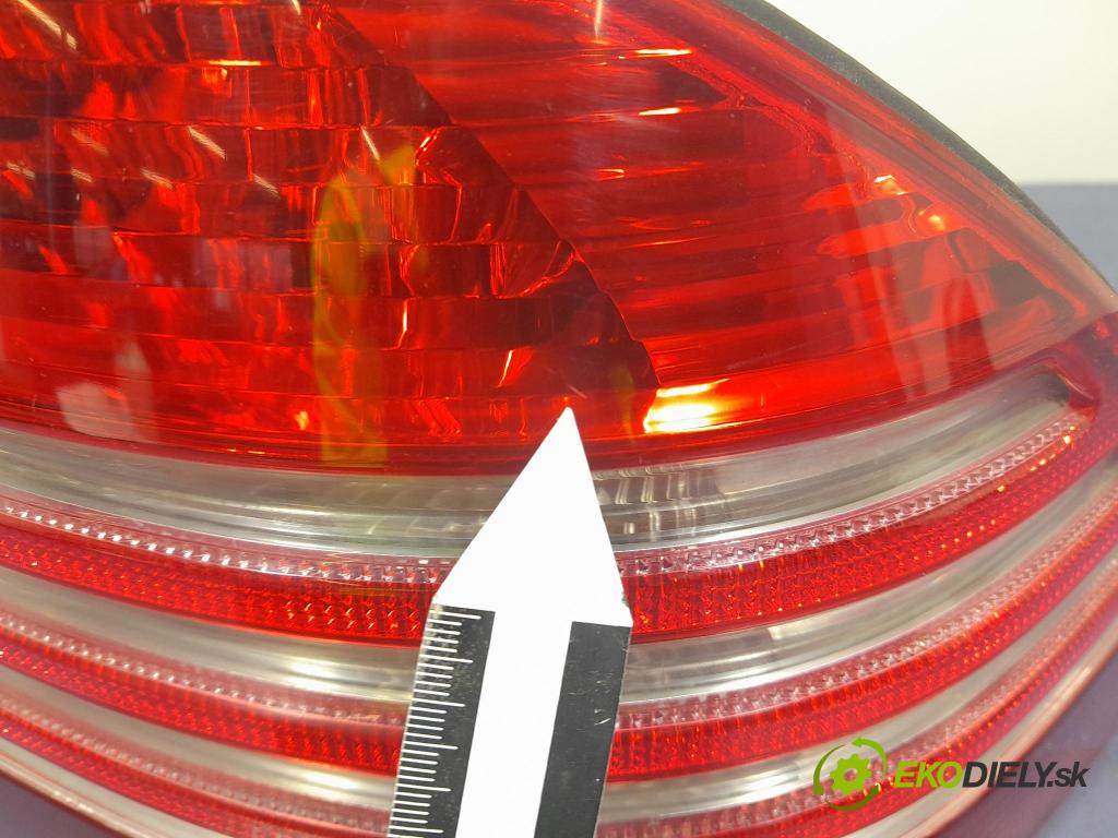 Mercedes S-klasa 2004 svetlo / reflektor zad Prava: Vonkajsia: A2208200864