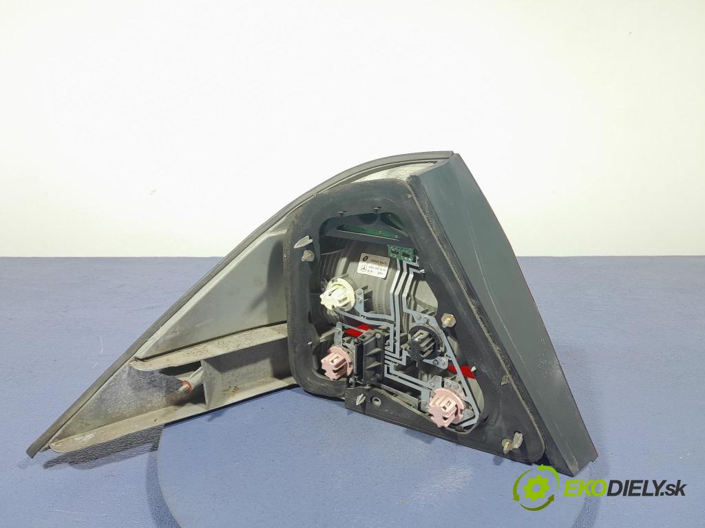 Mercedes S-klasa 2004 svetlo / reflektor zad Prava: Vonkajsia: A2208200864