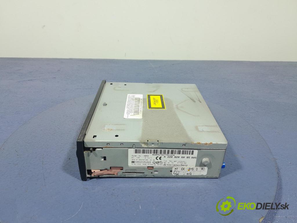 Mercedes S-klasa 2004 Radio I Navigácia: A2208206085
