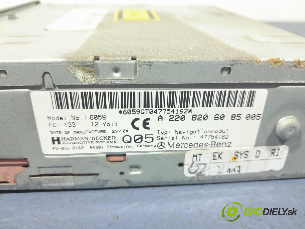 Mercedes S-klasa 2004 Radio I Navigácia: A2208206085