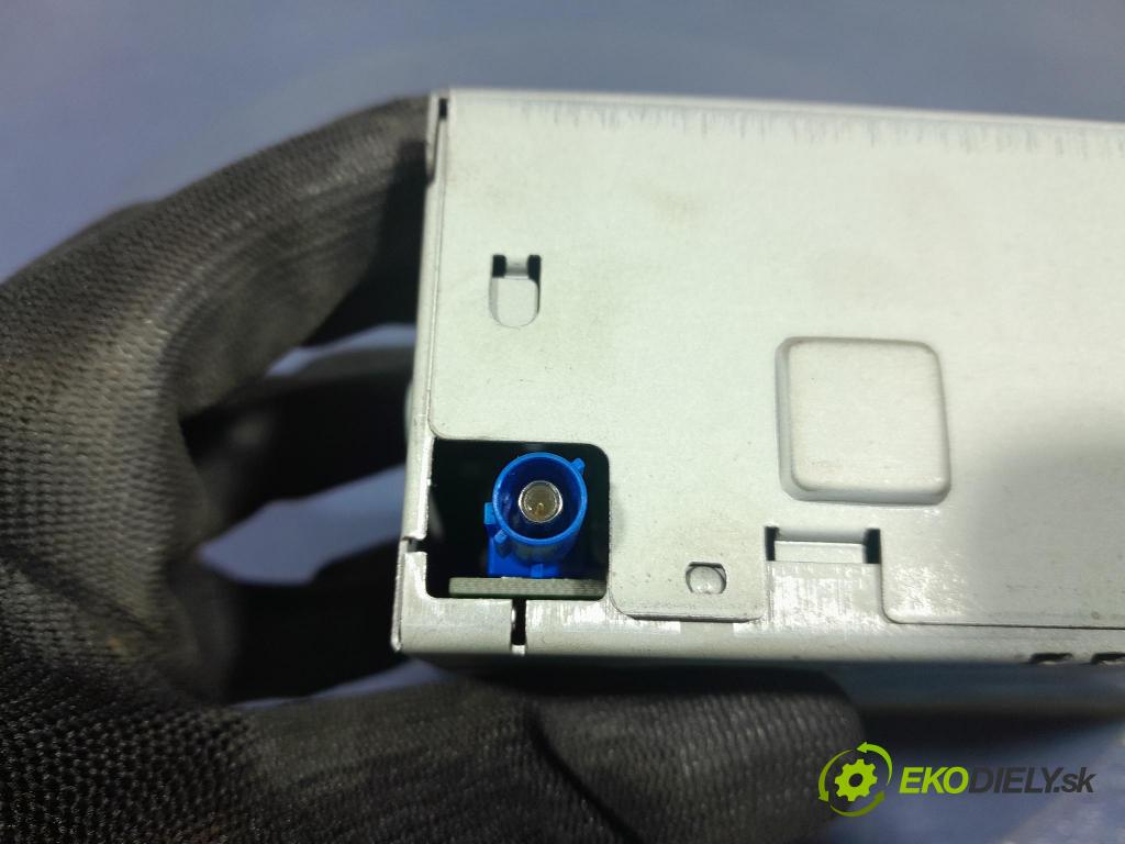 Mercedes S-klasa 2004 Radio I Navigácia: A2208206085