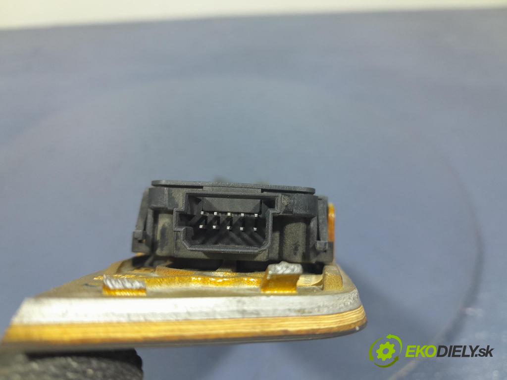 Mercedes S-klasa 2004 prepínač Okná: