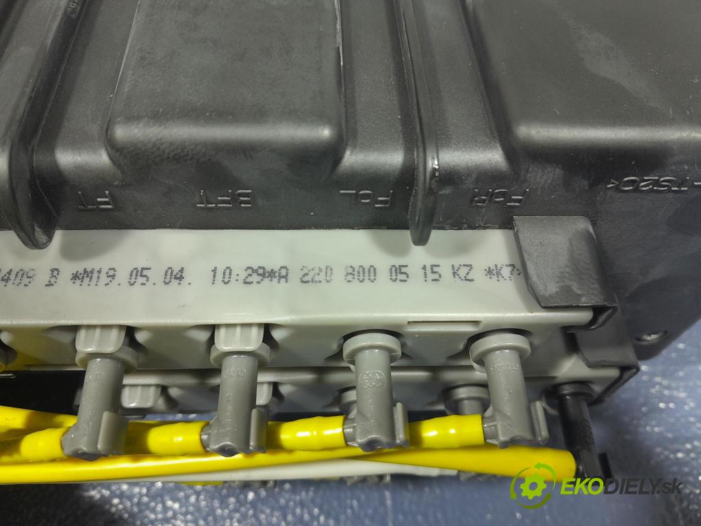 Mercedes S-klasa 2004 pompa Centrálny: Zámok: 2208002715