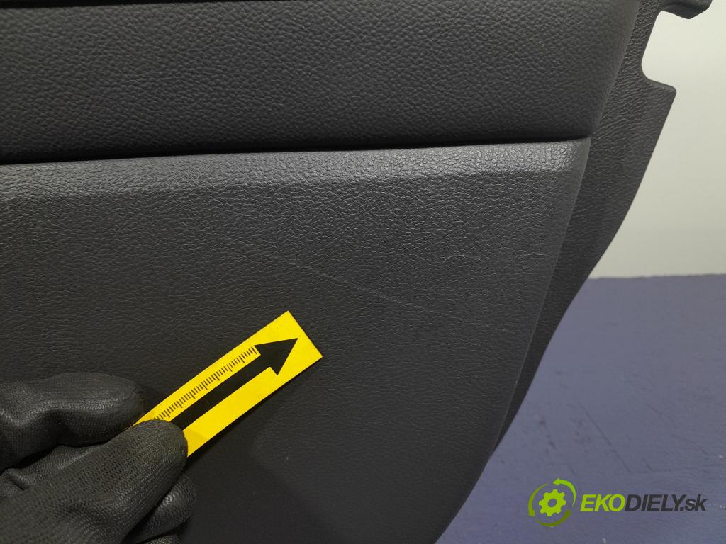 Ford Mondeo 2016 Tapacír: dveře před Práva: