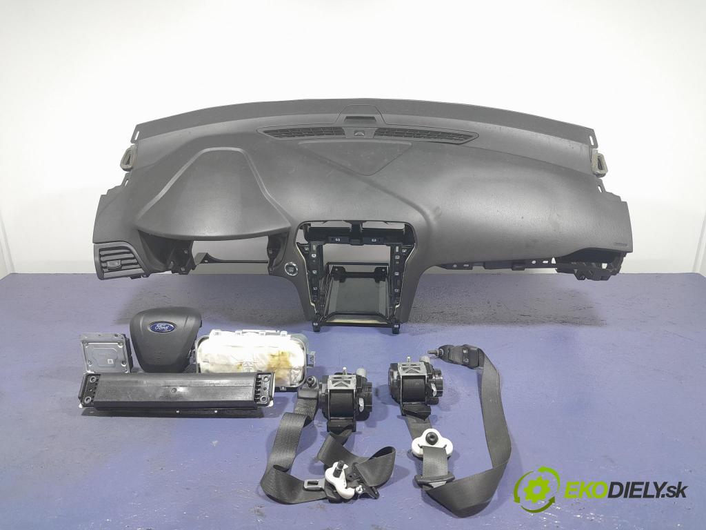 Ford Mondeo 2016 kokpit,pristrojová doska