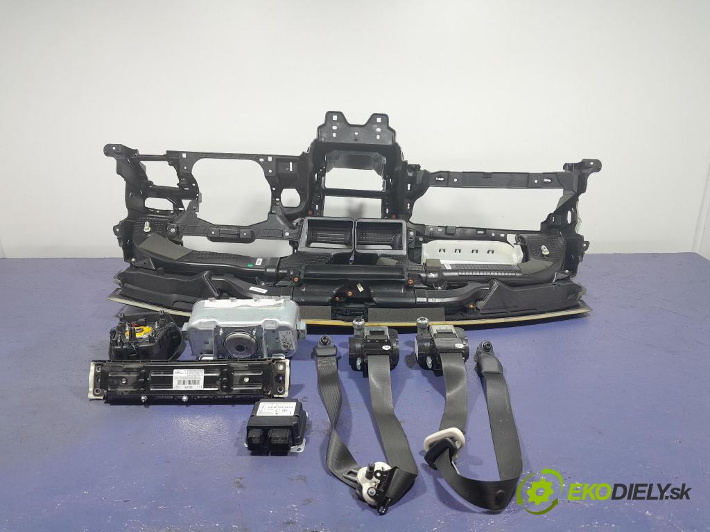 Ford Mondeo 2016 kokpit,pristrojová doska