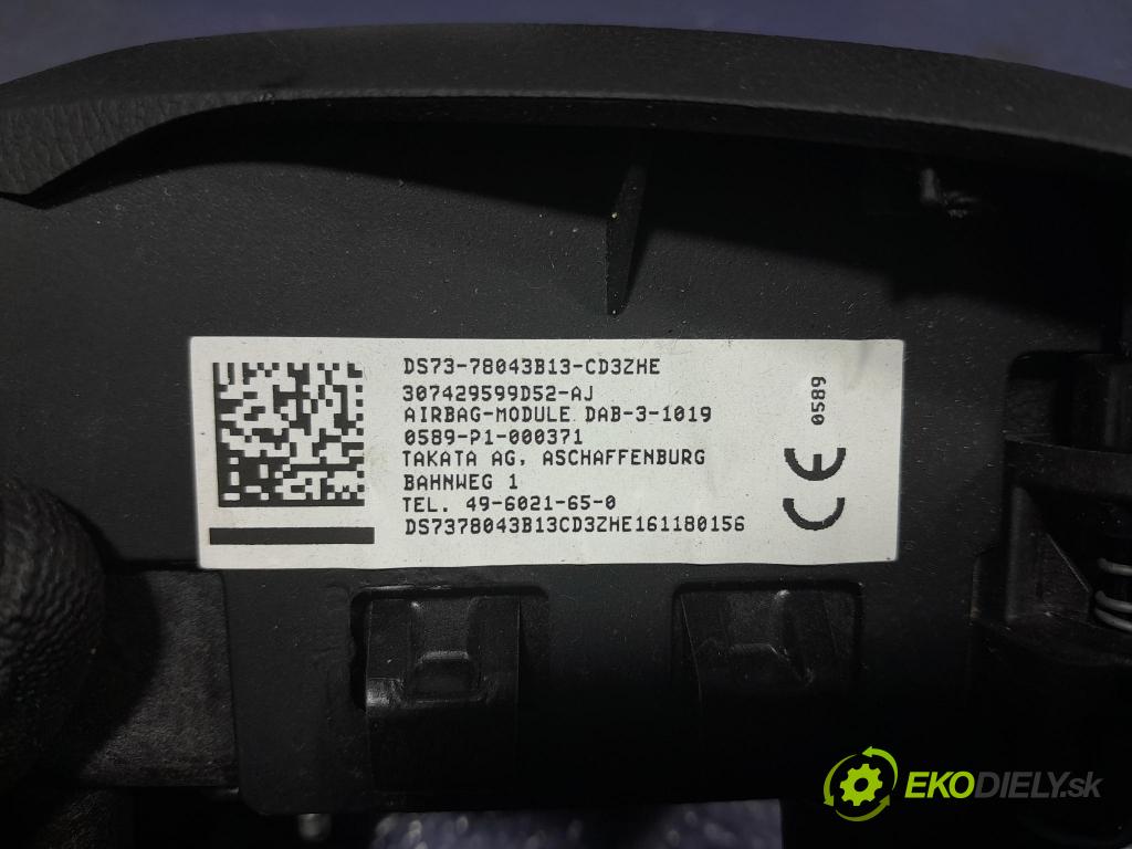 Ford Mondeo 2016 kokpit,pristrojová doska