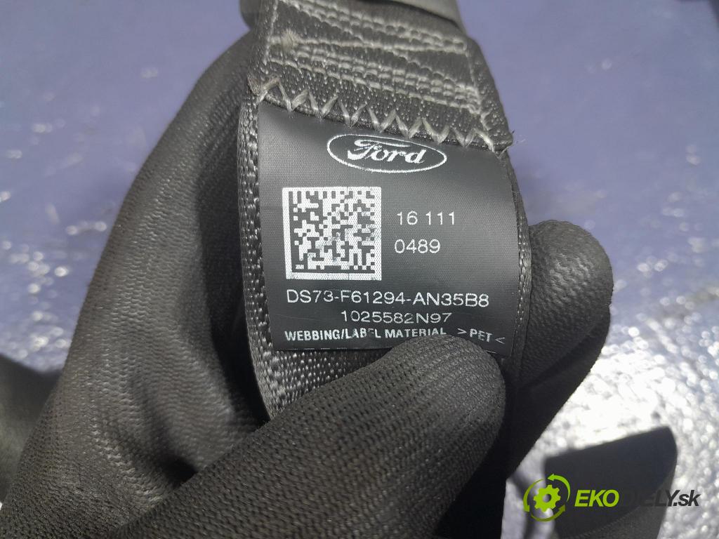 Ford Mondeo 2016 kokpit,pristrojová doska