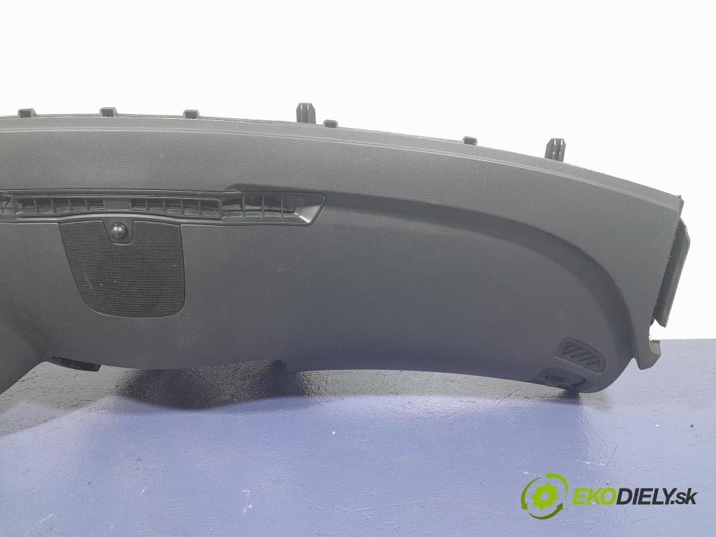 Opel Insignia 2014 kokpit,pristrojová doska