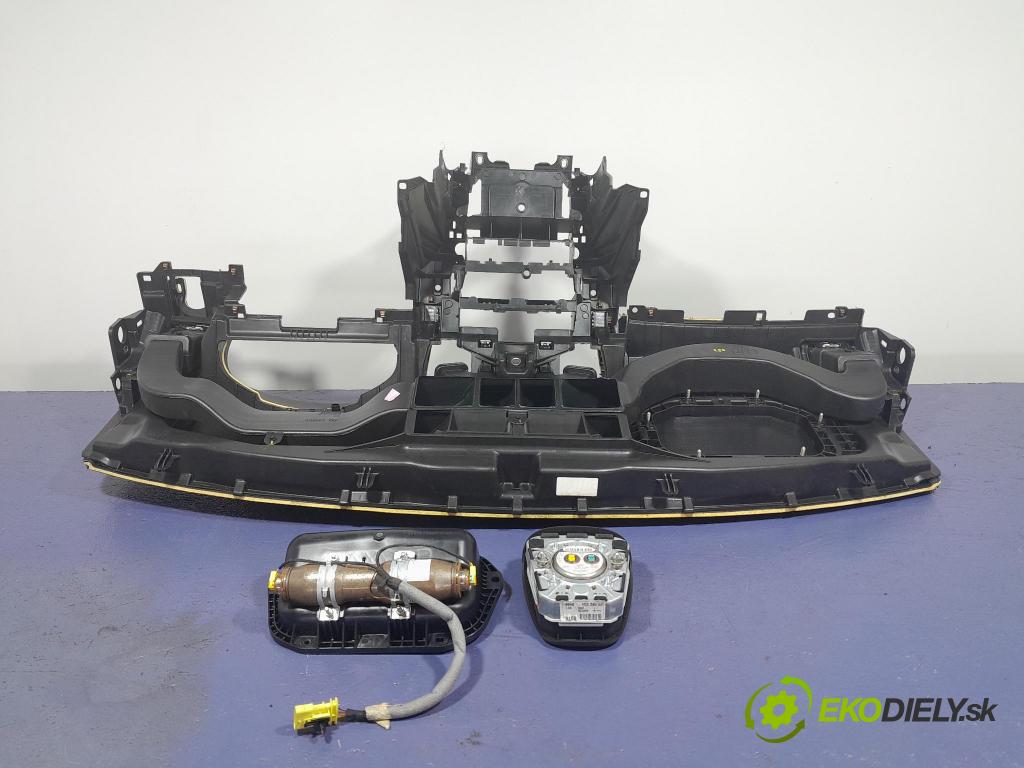 Opel Insignia 2014 kokpit,pristrojová doska