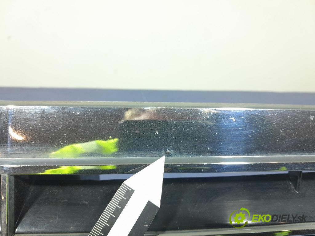 Mercedes S-klasa 2004 miežka / Gril: A2208800583