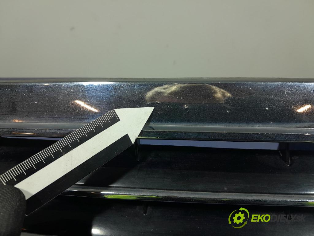 Mercedes S-klasa 2004 miežka / Gril: A2208800583