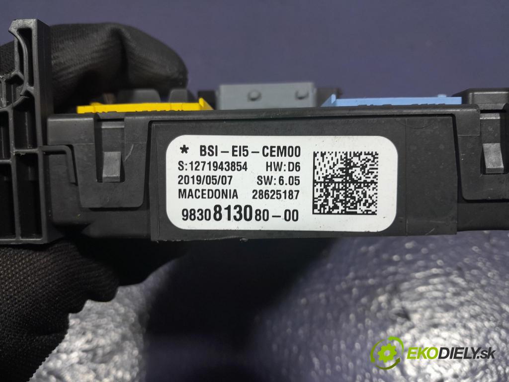 Citroen C5 aircross 2019 skříňka Pojistky 9830813080