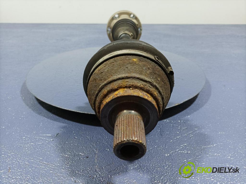 Vw Passat 2010 poloos levá před 2K0407271E