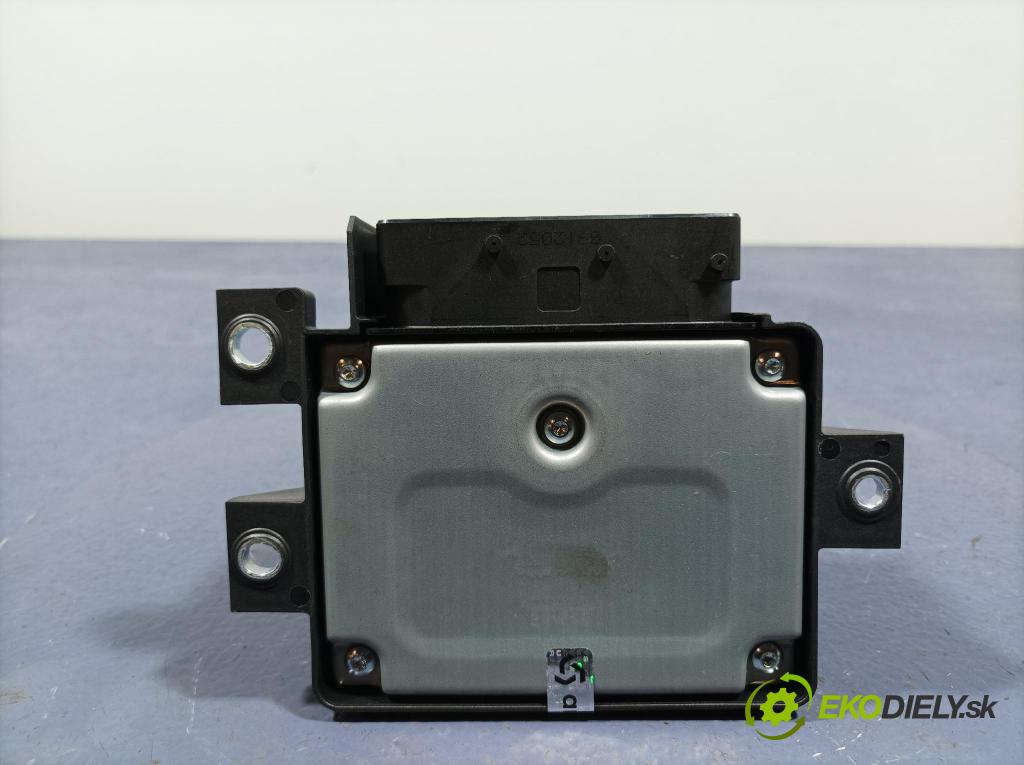 Vw Passat 2010 řídící jednotka 3C8907801E