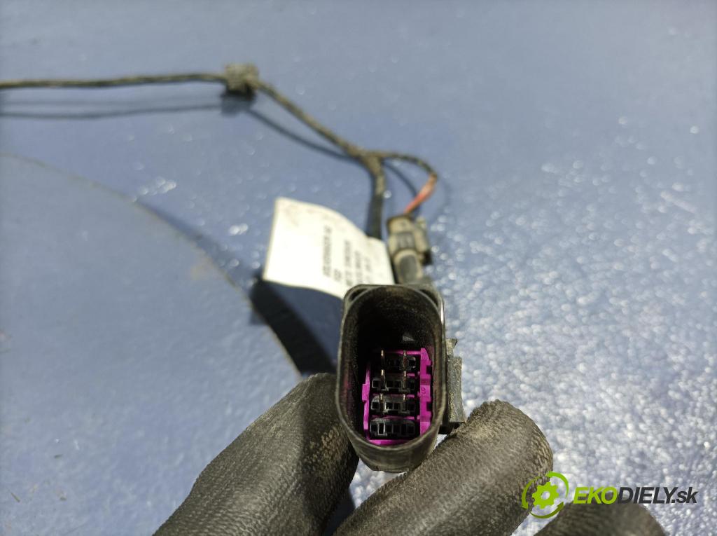 Vw Passat 2010 instalace Elektrický: 3C9971104B