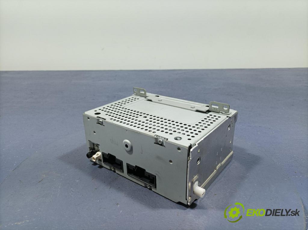 Ford Focus 2017 Radio I Navigace: F1BT-18C815-GM