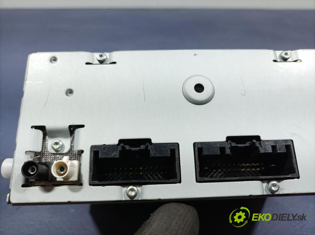 Ford Focus 2017 Radio I Navigace: F1BT-18C815-GM