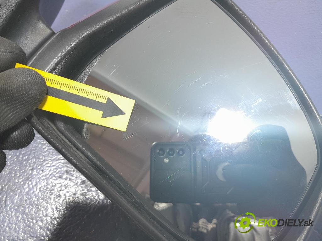 Ford Focus 2017 zpětné zrcátko prave