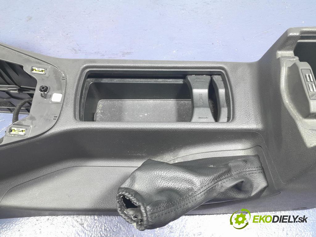 Ford Focus 2017 loketní opěrka