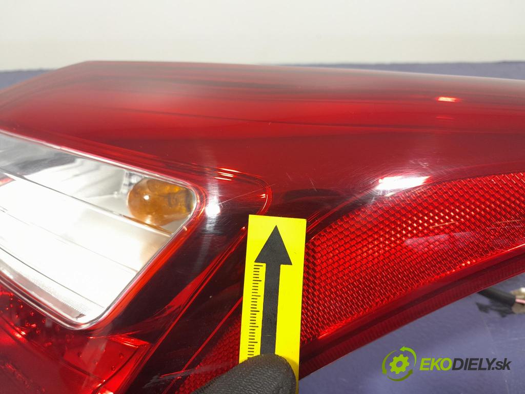 Hyundai I30 2013 svetlo / reflektor zad Prava: Vonkajsia:
