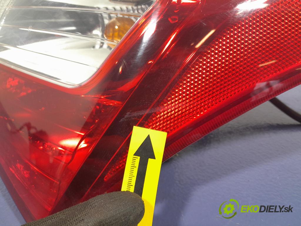 Hyundai I30 2013 svetlo / reflektor zad Prava: Vonkajsia: