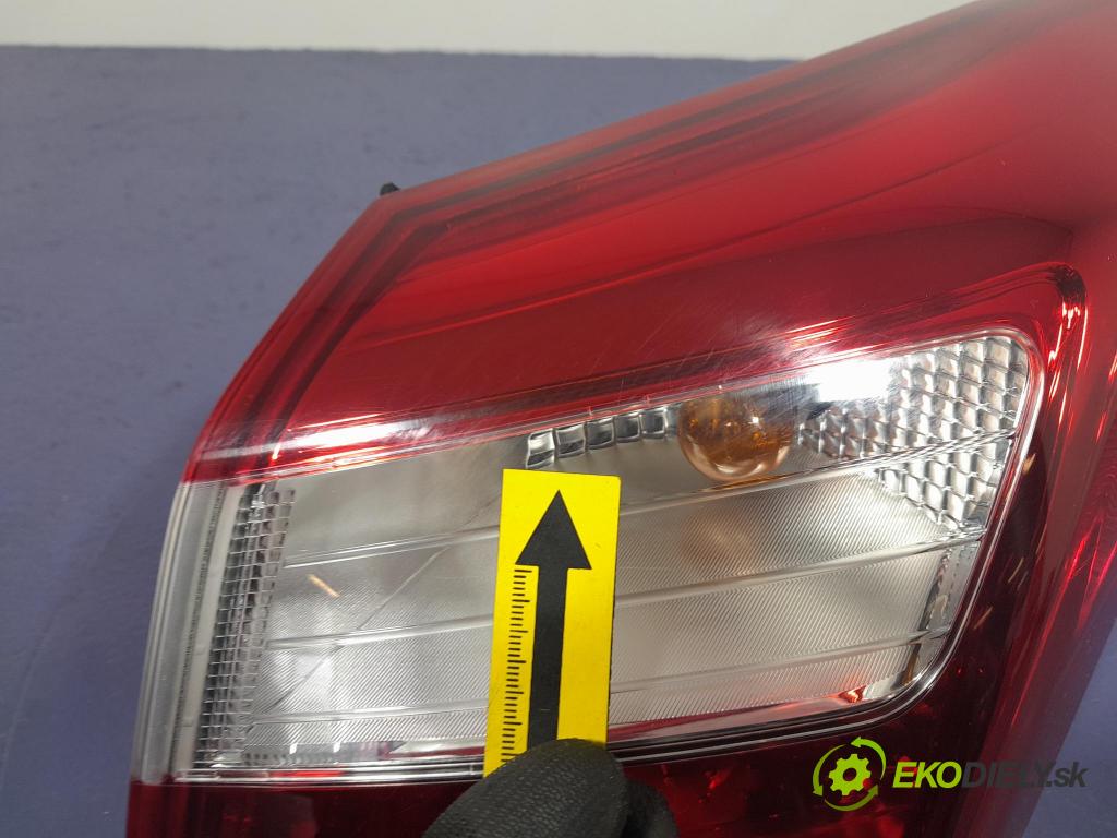 Hyundai I30 2013 svetlo / reflektor zad Prava: Vonkajsia: