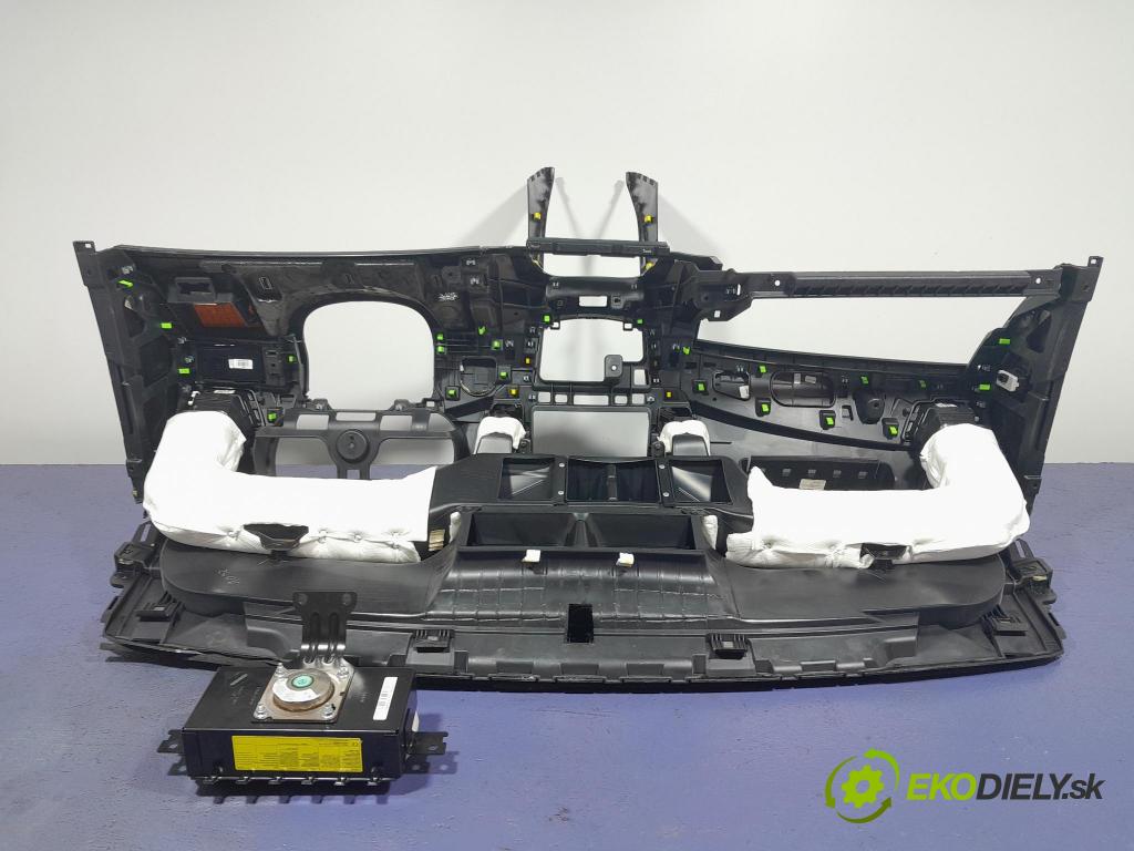 Hyundai I30 2013 kokpit,přistrojova deska