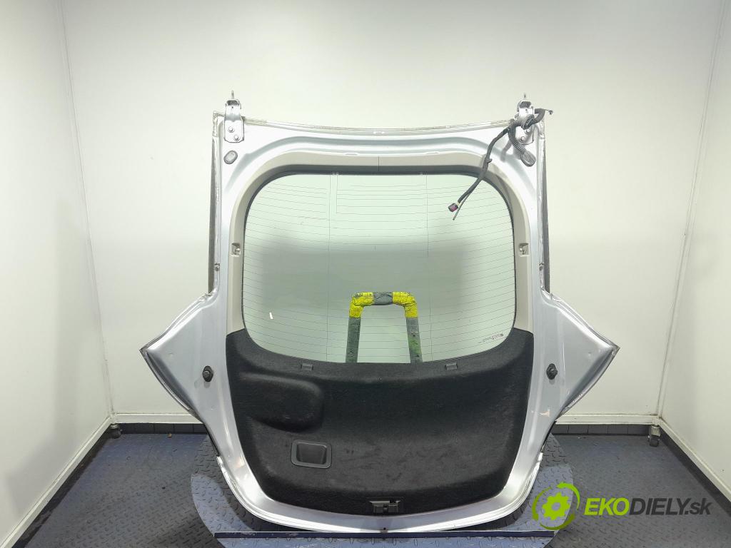 Opel Insignia 2014 zadna dveře kufra: kufra: 