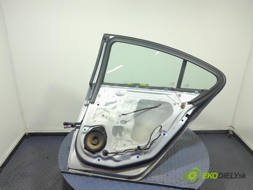 Opel Insignia 2014 dveře Zad: prave 