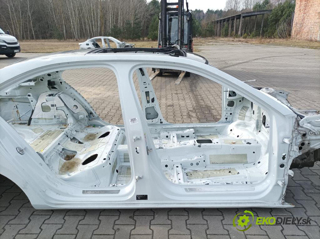 Skoda Superb 2019 Práh: v pravo: