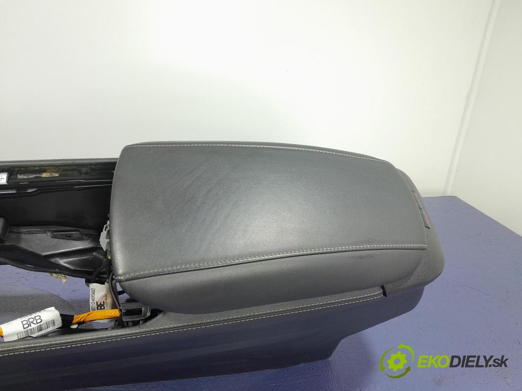 Ford Mondeo 2017 loketní opěrka