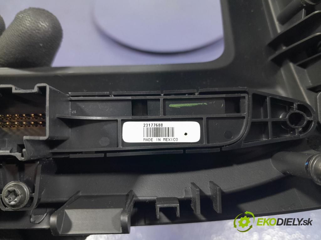 Opel Insignia 2014 kryt Plast: Interiéry: 495050031