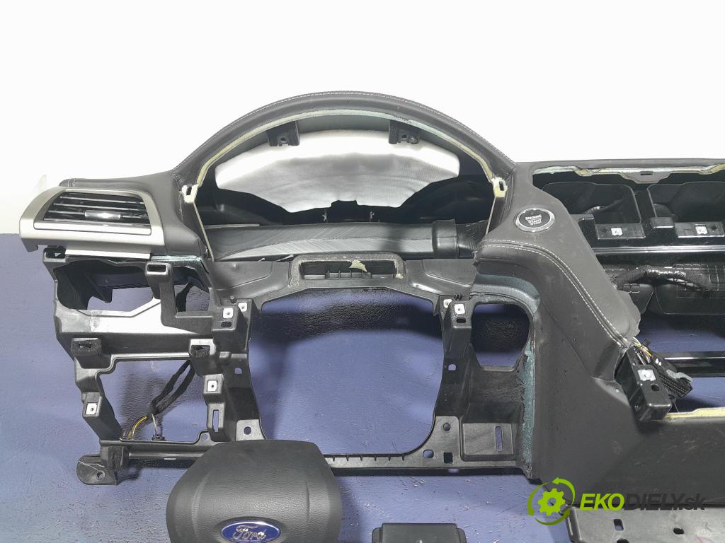 Ford Mondeo 2017 kokpit,přistrojova deska