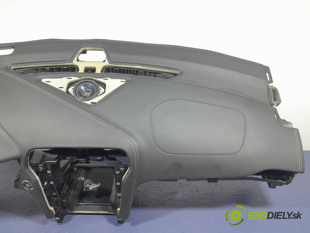 Ford Mondeo 2017 kokpit,přistrojova deska