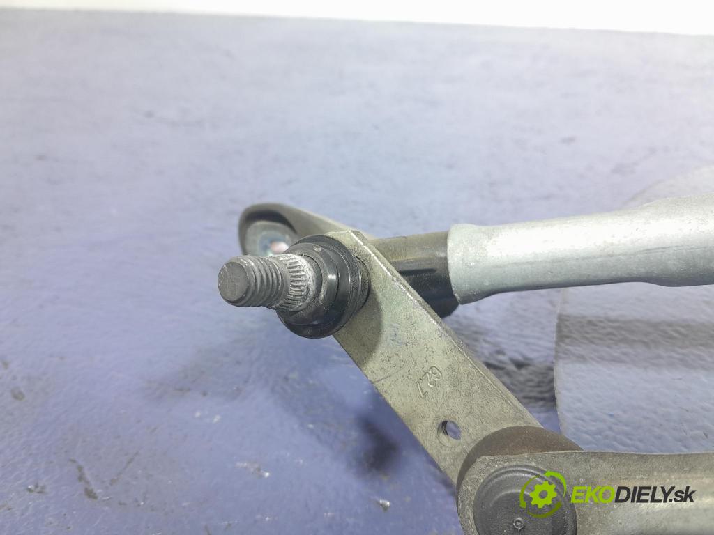 Mercedes A-klasa 2019 mechanizmus motor: Stierače: Predné A1779064701