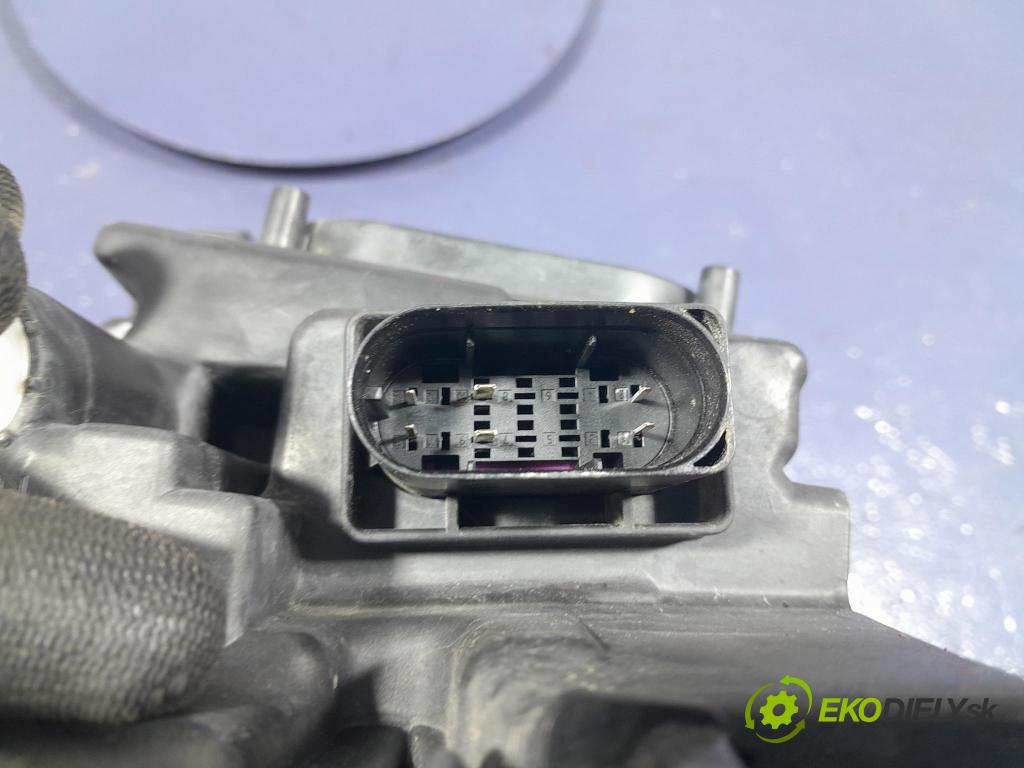 Mercedes A-klasa 2019 Reflektor: Vľavo: