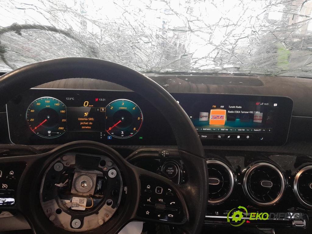 Mercedes A-klasa 2019 displej Radio / GPS A2479007104