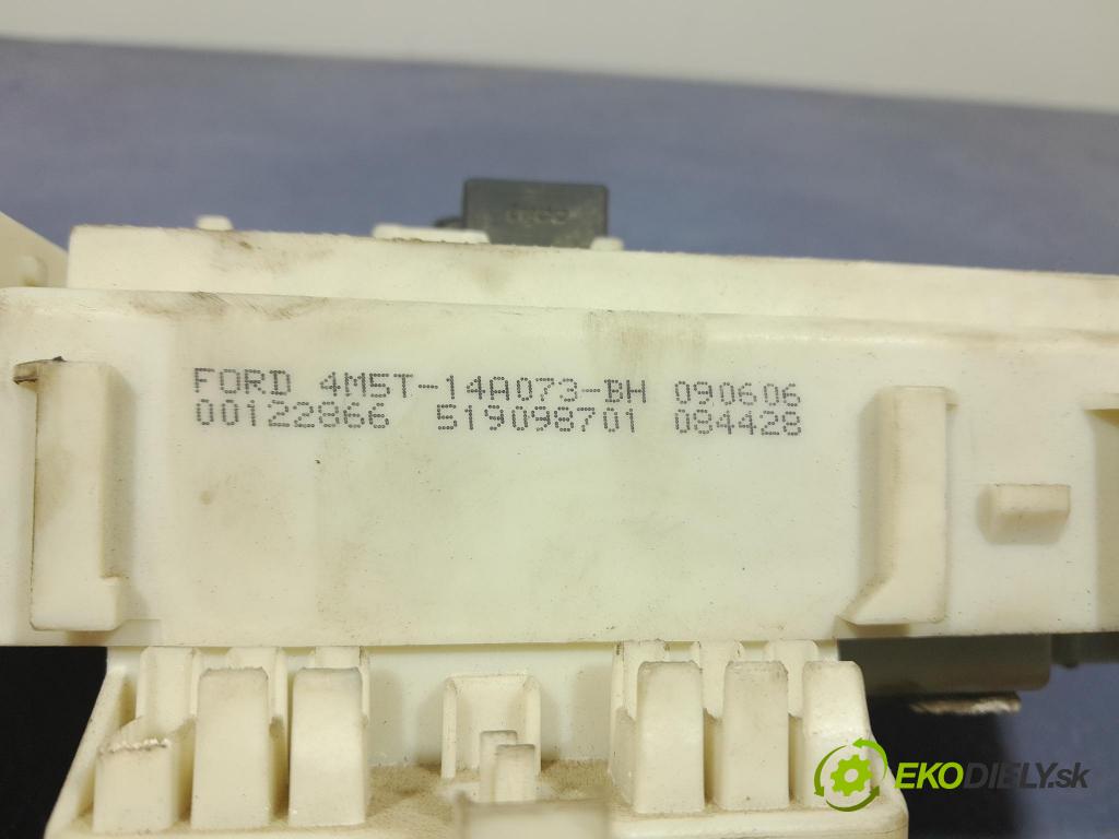 Ford Focus 2006 skrinka Poistky: 4M5T-14A073-BH