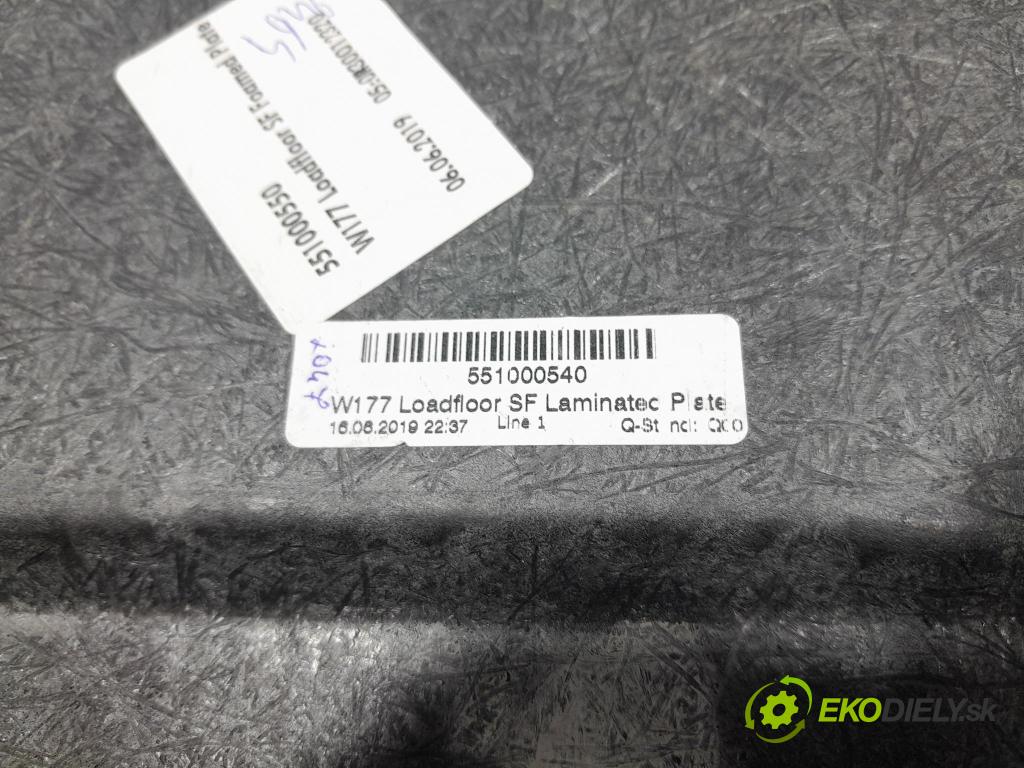 Mercedes A-klasa 2019 koberec do auta A1776800500