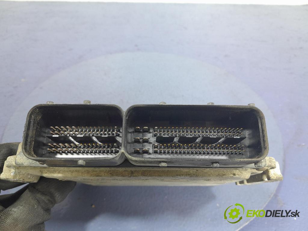 Opel Astra 2006 řídící jednotka Motor: 55198922