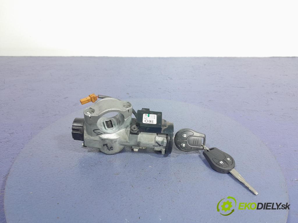 Nissan Micra 2017 Spínač zapalování.
