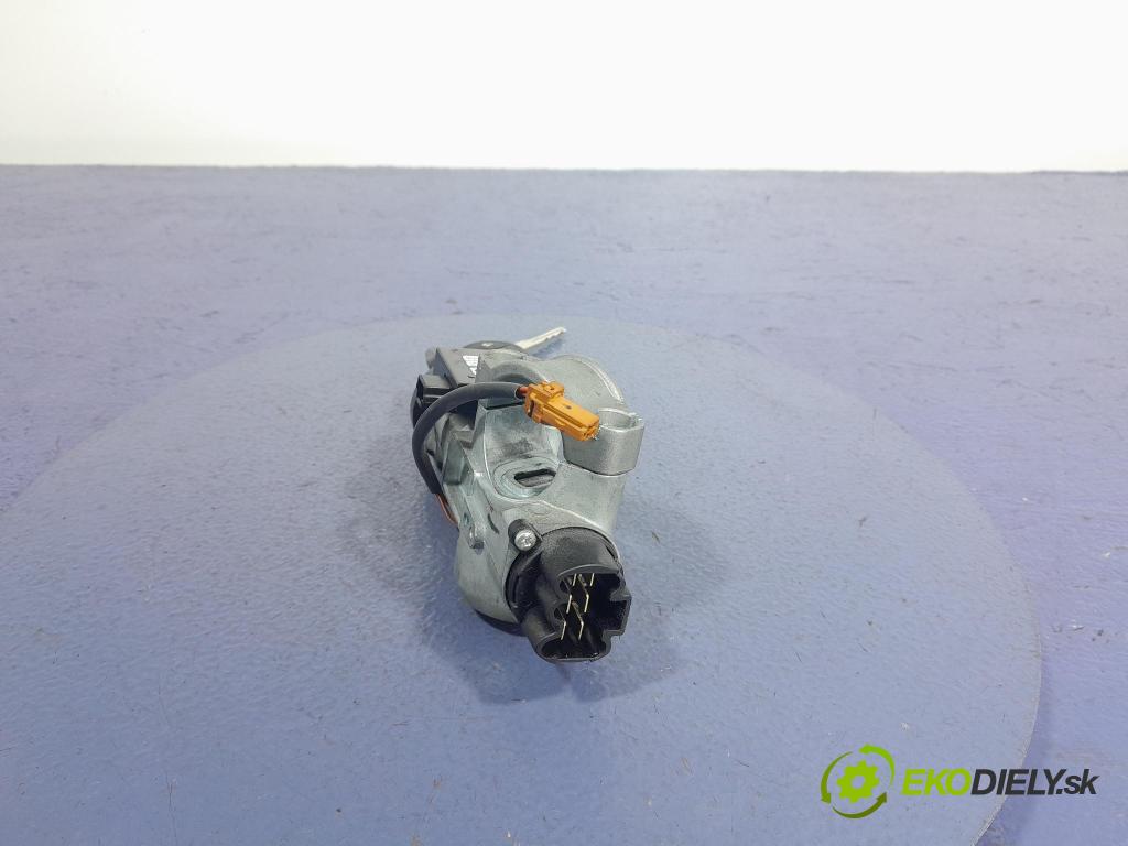 Nissan Micra 2017 Spínač zapalování.