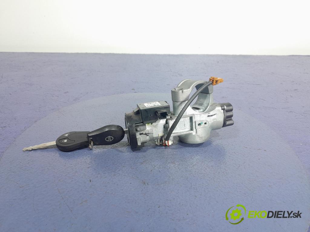 Nissan Micra 2017 Spínač zapalování.