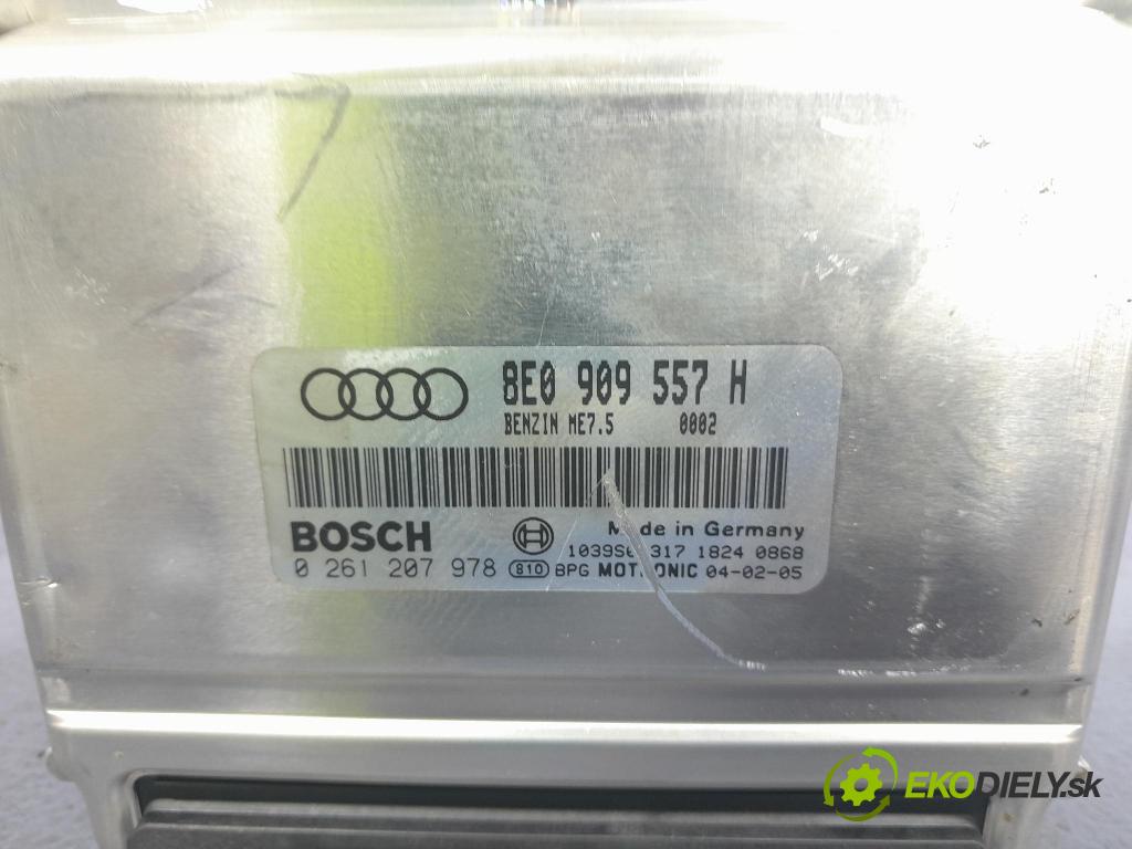 Audi A4 2004 řídící jednotka Motor: 8E0909557H
